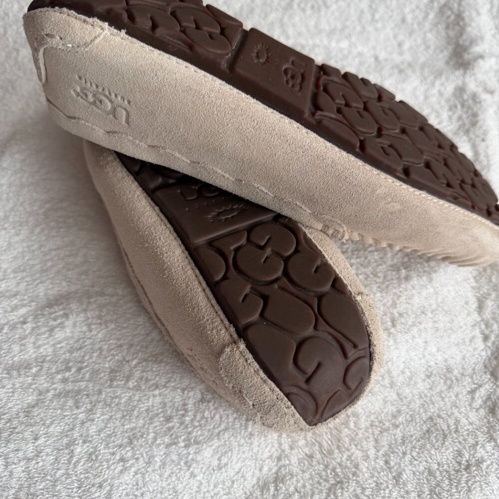 Women's UGG ANSLEY Suede Indoor/Outdoor Moccasin Slippers Size: 8 Light Beige - Picture 7 of 9